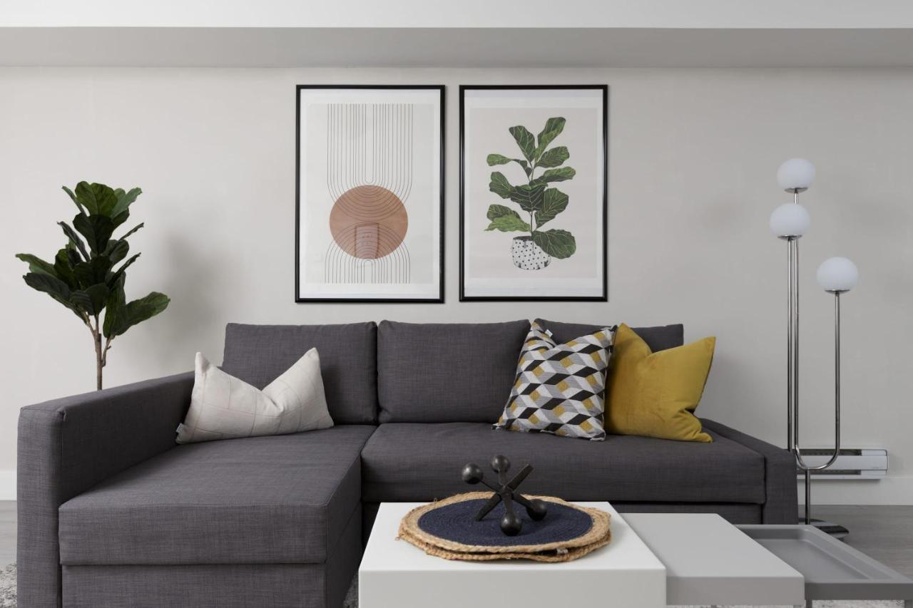 Tastefully Furnished And Newly Updated 2 Bd Central Lynn Valley North Vancouver 빌라 외부 사진